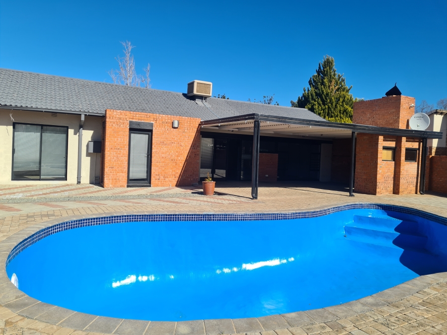 4 Bedroom Property for Sale in Royldene Northern Cape